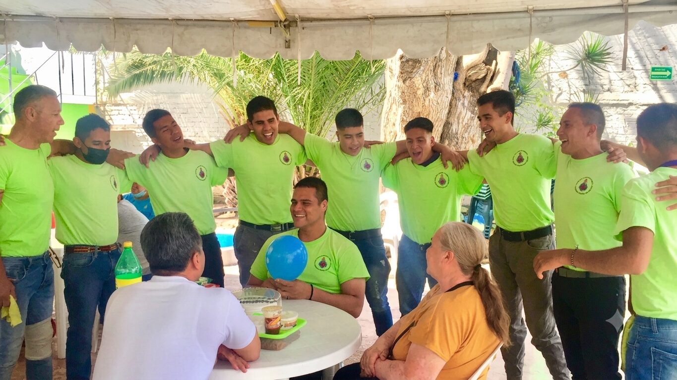 Grupo de pacientes y equipo del Instituto conviviendo